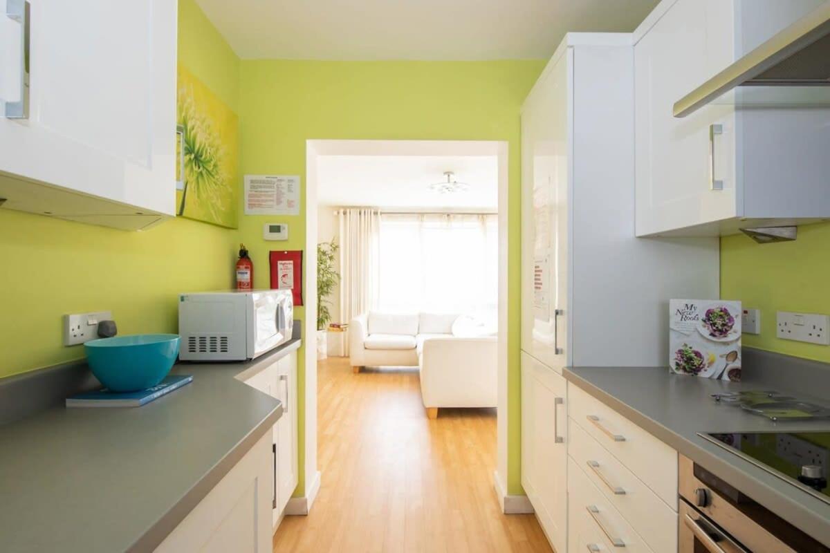 Sunny & Modern Near The Beach & Village W Parking East Wittering Bagian luar foto